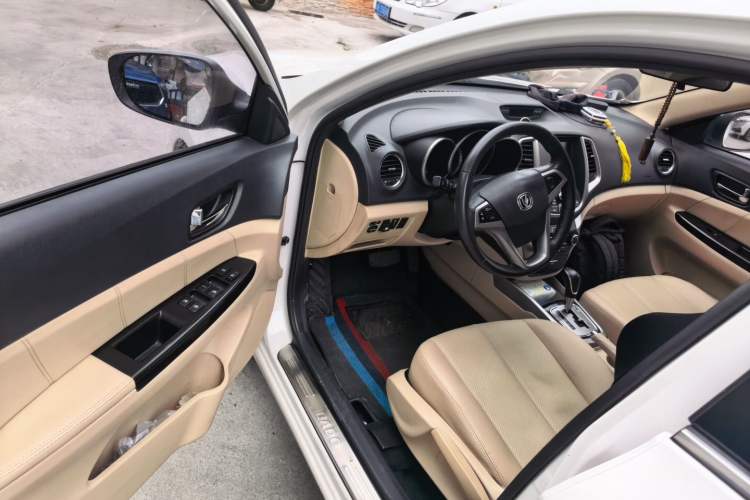 Used CHANGAN Eado 2015 1.6L Automatic Luxury Model Driver Seat