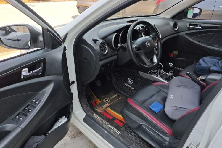Used CHANGAN Eado 2015 1.6L Manual Junku Model China IV Standard Driver Seat