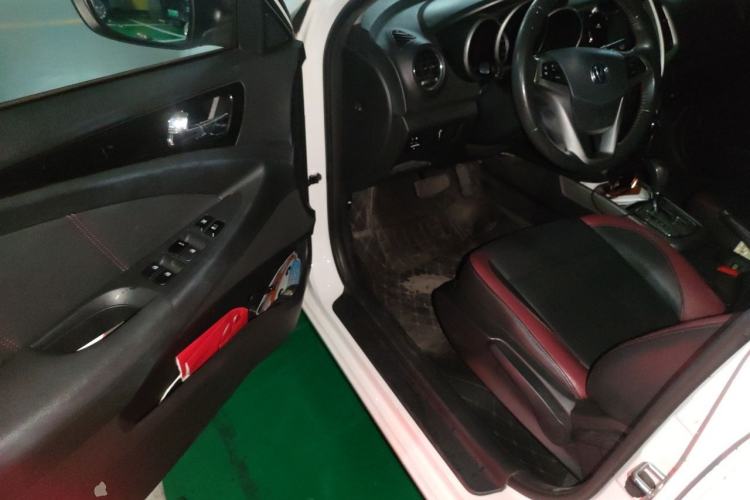 Used CHANGAN Eado 2015 1.6L Automatic Junku Model China IV Standard Driver Seat