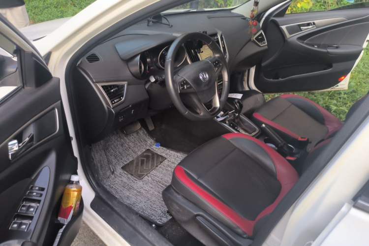Used CHANGAN Eado 2015 1.6L Automatic Junku Model China IV Standard Driver Seat