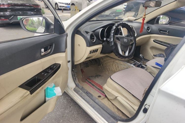 Used CHANGAN Eado 2015 1.6L Manual Flagship Model Driver Seat