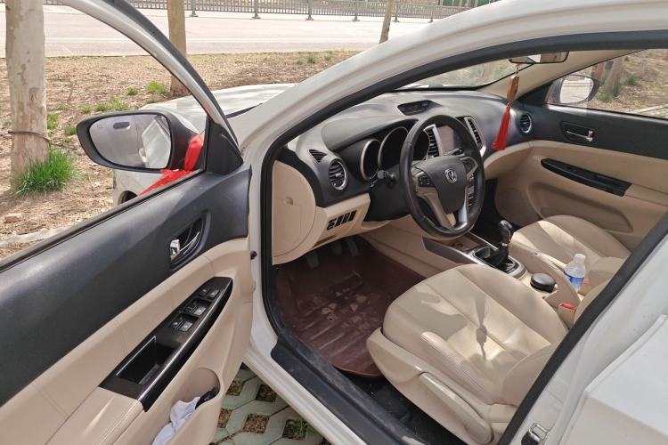 Used CHANGAN Eado 2015 1.6L Manual Luxury Model China IV Standard Driver Seat
