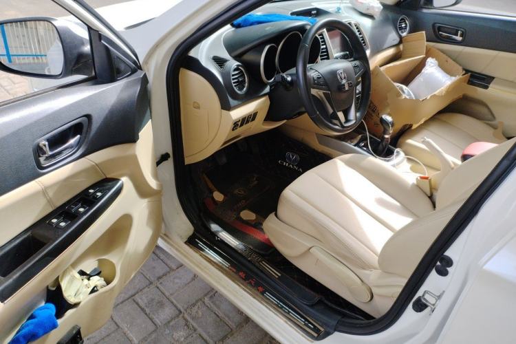 Used CHANGAN Eado 2015 1.6L Manual Luxury Model China V Standard Driver Seat