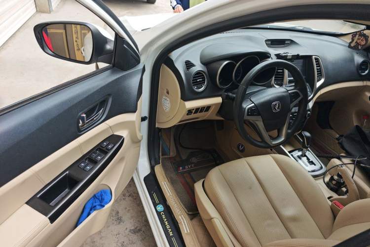 Used CHANGAN Eado 2015 1.6L Automatic Luxury Model Driver Seat