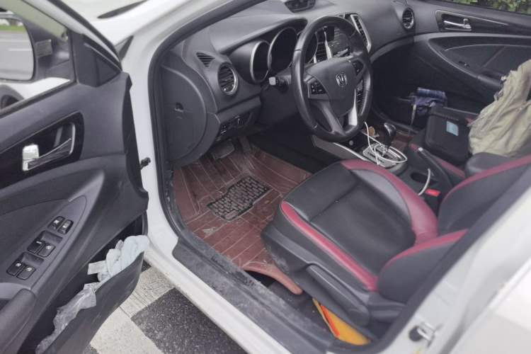 Used CHANGAN Eado 2015 1.6L Automatic Junku Model China IV Standard Driver Seat