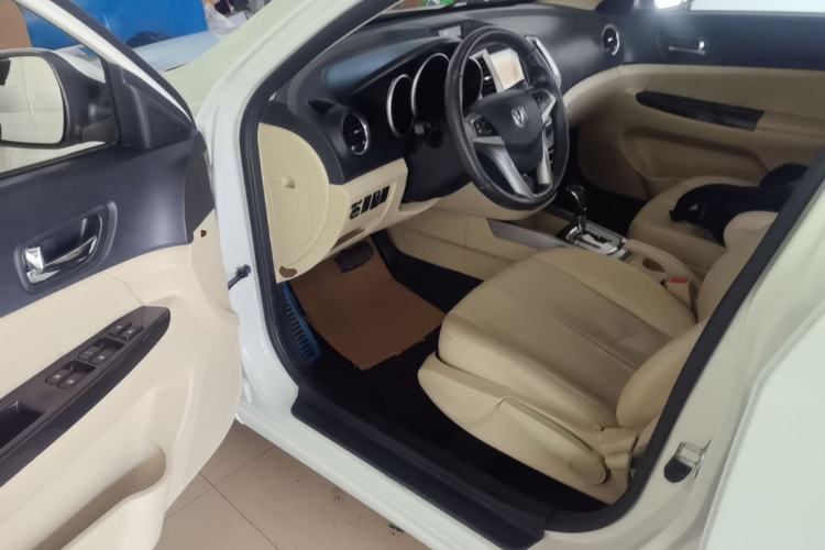 Used CHANGAN Eado 2015 1.6L Automatic Luxury Model Driver Seat