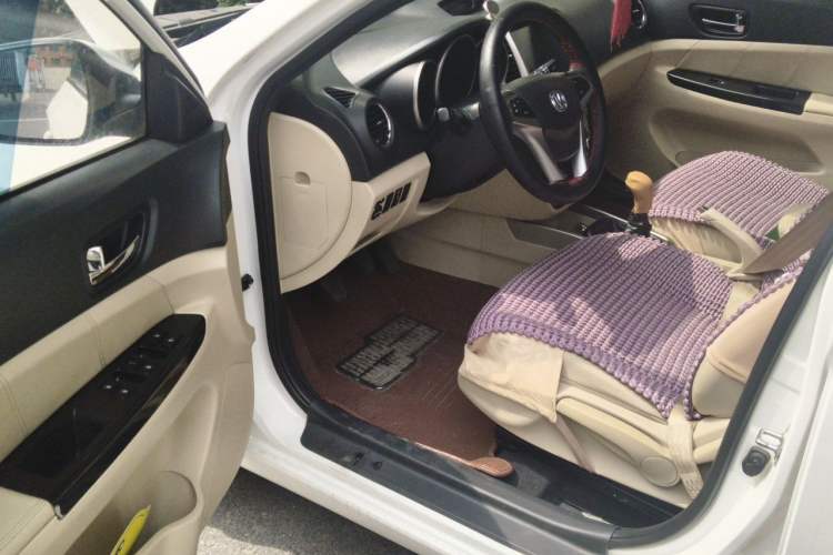 Used CHANGAN Eado 2015 1.6L Manual Luxury Model China V Standard Driver Seat