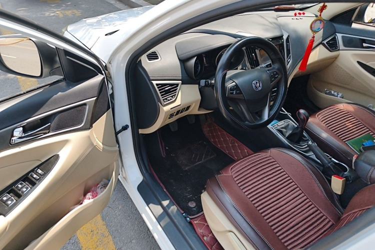 Used CHANGAN Eado 2015 1.6L Manual Luxury Model China IV Standard Driver Seat