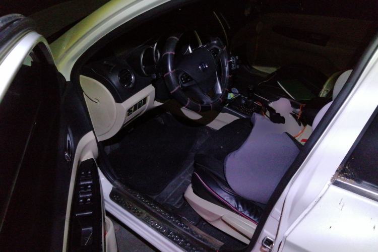 Used CHANGAN Eado 2015 1.6L Manual Flagship Model Driver Seat
