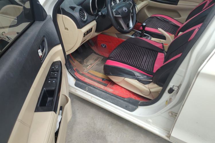 Used CHANGAN Eado 2015 1.6L Manual Luxury Model China V Standard Driver Seat