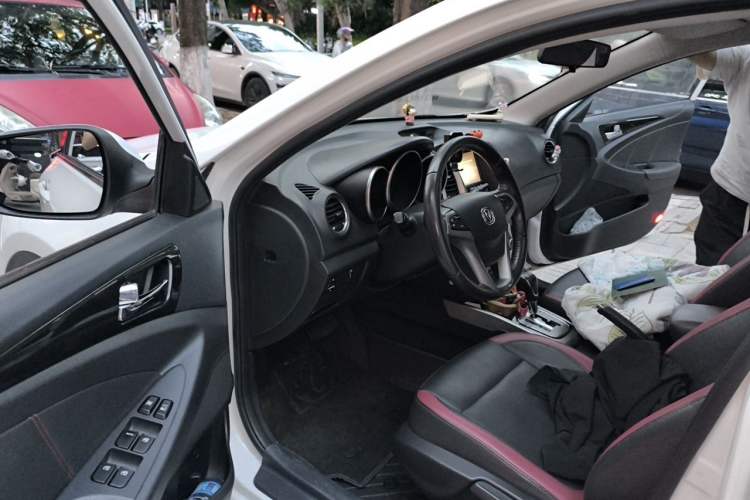 Used CHANGAN Eado 2015 1.6L Automatic Junku Model China V Standard Driver Seat
