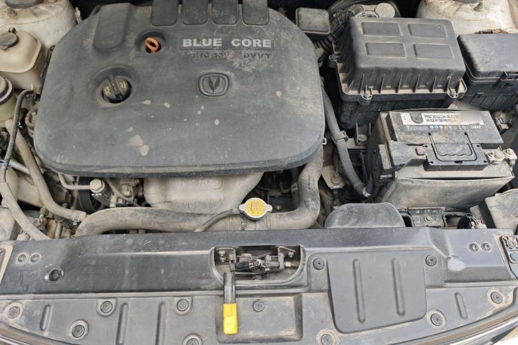Used CHANGAN Eado 2015 1.6L Automatic Junku Model China V Standard Engine Bay