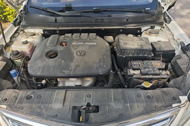Used CHANGAN Eado 2015 1.6L Manual Luxury Model China V Standard Engine Bay