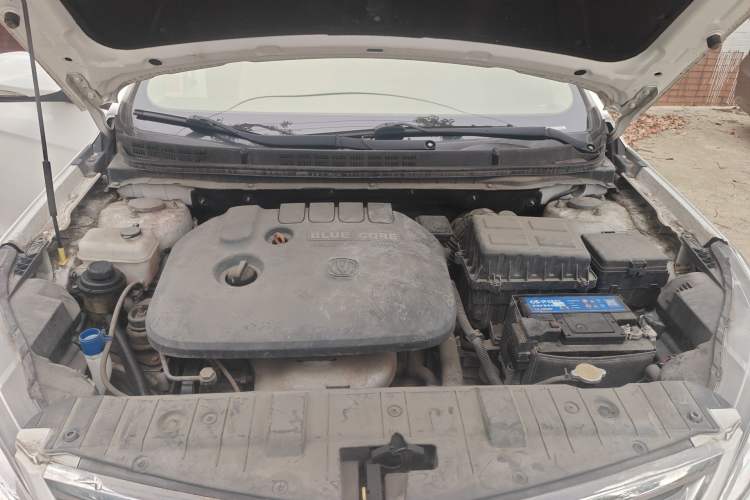 Used CHANGAN Eado 2015 1.6L Manual Luxury Model China IV Standard Engine Bay