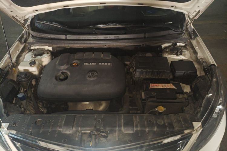 Used CHANGAN Eado 2015 1.6L Manual Luxury Model China IV Standard Engine Bay