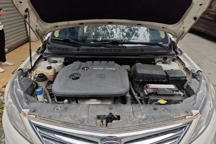 Used CHANGAN Eado 2015 1.6L Manual Luxury Model China IV Standard Engine Bay