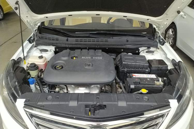 Used CHANGAN Eado 2015 1.6L Manual Luxury Model China V Standard Engine Bay