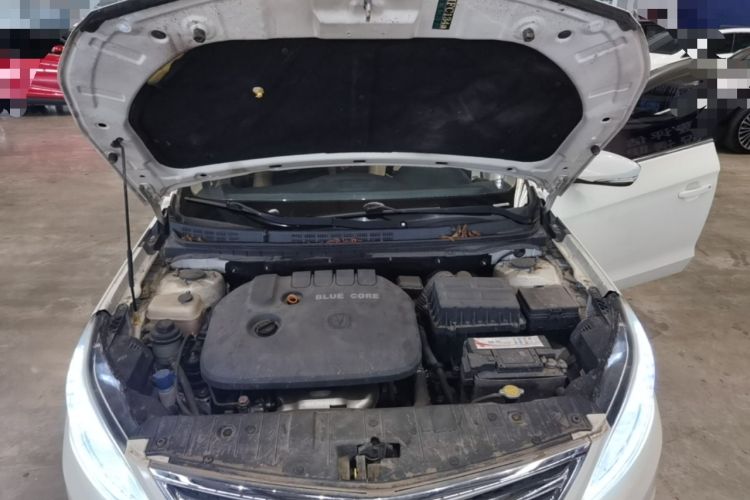 Used CHANGAN Eado 2015 1.6L Manual Luxury Model China V Standard Engine Bay