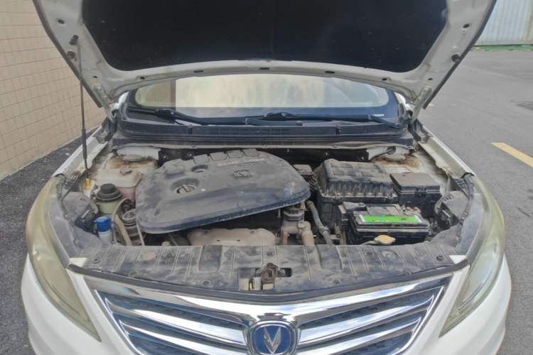 Used CHANGAN Eado 2015 1.6L Manual Luxury Model China IV Standard Engine Bay