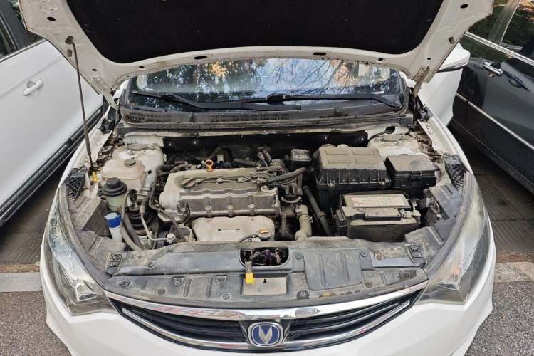 Used CHANGAN Eado 2015 1.6L Automatic Junku Model China V Standard Engine Bay