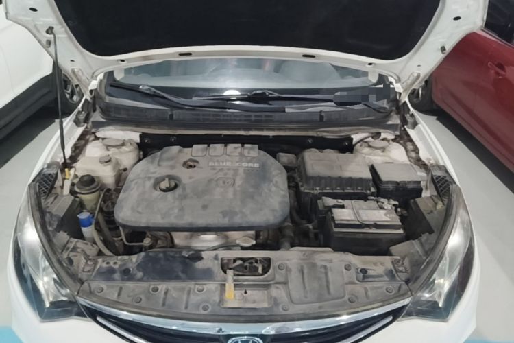 Used CHANGAN Eado 2015 1.6L Manual ZhiKu Model China IV Standard Engine Bay