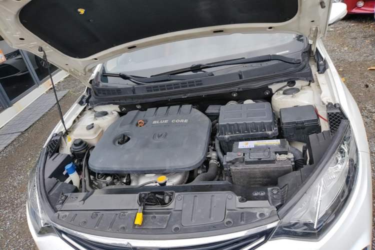 Used CHANGAN Eado 2015 1.6L Automatic Junku Model China IV Standard Engine Bay