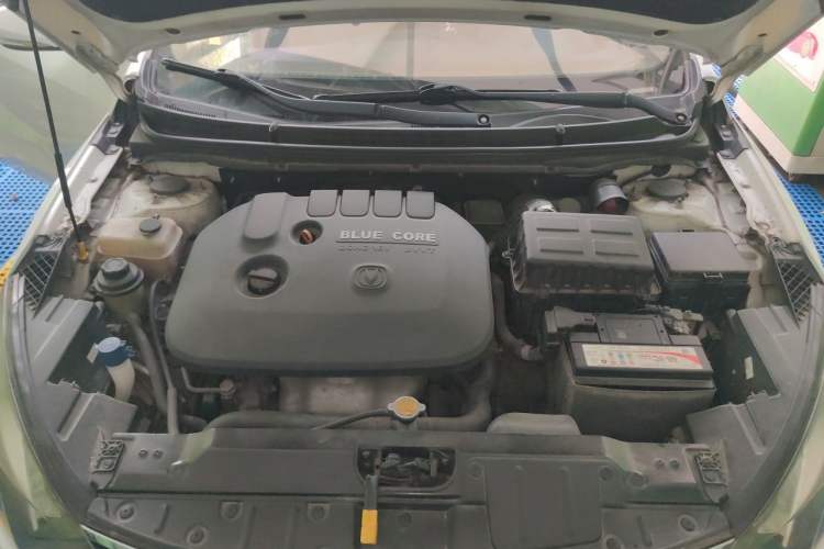 Used CHANGAN Eado 2015 1.6L Manual Junku Model China V Standard Engine Bay