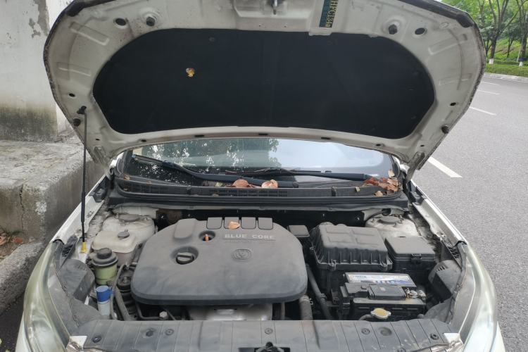 Used CHANGAN Eado 2015 1.6L Manual Luxury Model China IV Standard Engine Bay