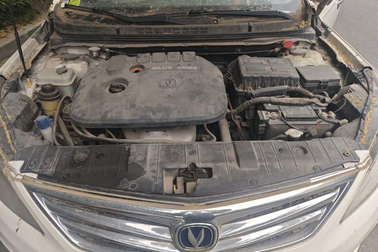 Used CHANGAN Eado 2015 1.6L Manual Luxury Model China IV Standard Engine Bay