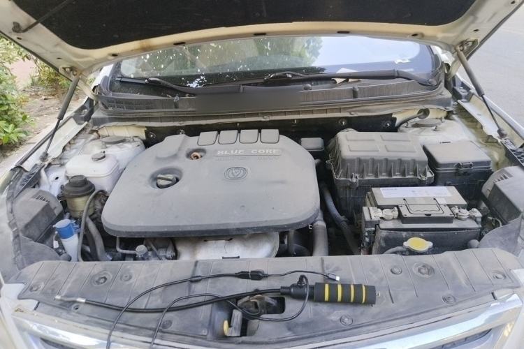 Used CHANGAN Eado 2015 1.6L Manual Luxury Model China V Standard Engine Bay