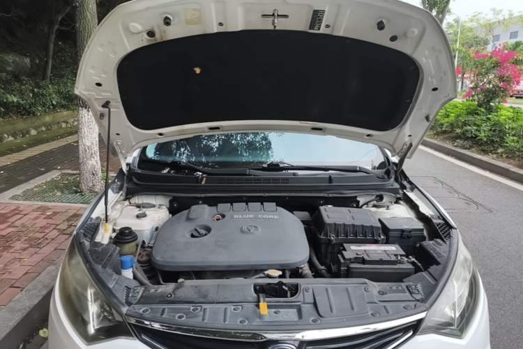 Used CHANGAN Eado 2015 1.6L Manual Junku Model China V Standard Engine Bay