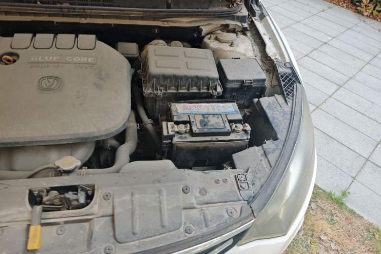 Used CHANGAN Eado 2015 1.6L Manual Junku Model China IV Standard Engine Bay Left