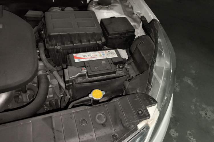 Used CHANGAN Eado 2015 1.6L Automatic Luxury Model Engine Bay Left