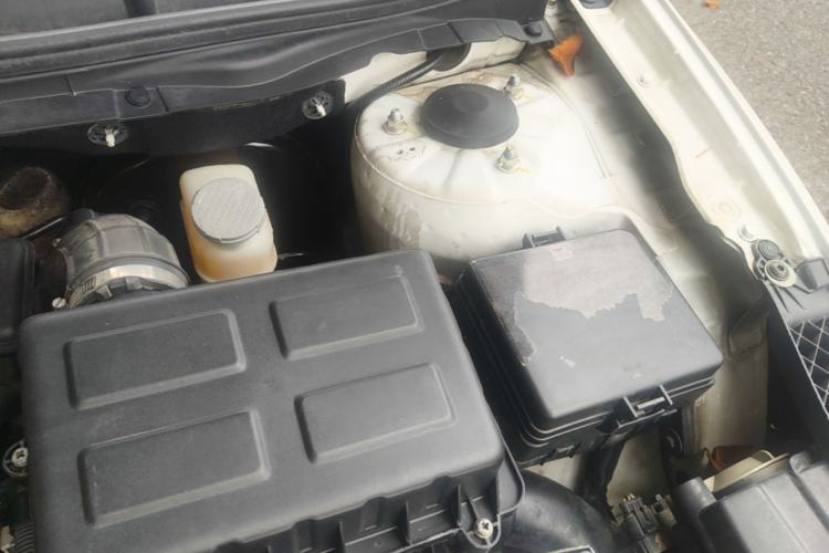 Used CHANGAN Eado 2015 1.6L Automatic Junku Model China IV Standard Engine Bay Left