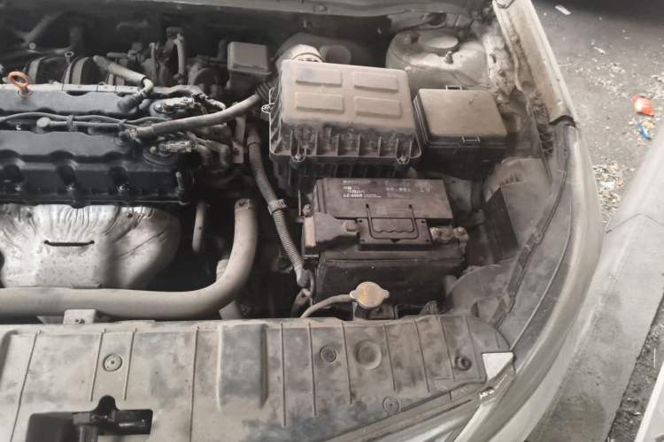 Used CHANGAN Eado 2015 1.6L Automatic Luxury Model Engine Bay Left