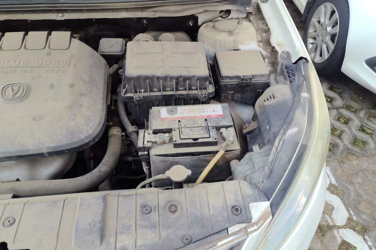 Used CHANGAN Eado 2015 1.6L Manual Luxury Model China IV Standard Engine Bay Left