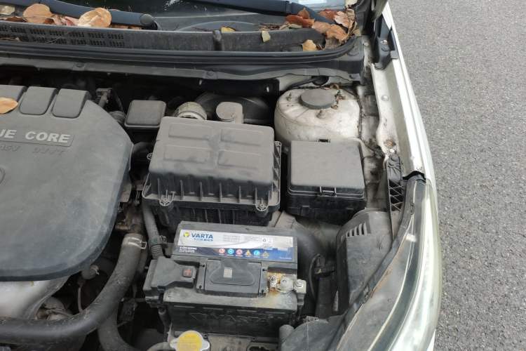 Used CHANGAN Eado 2015 1.6L Manual Luxury Model China IV Standard Engine Bay Left
