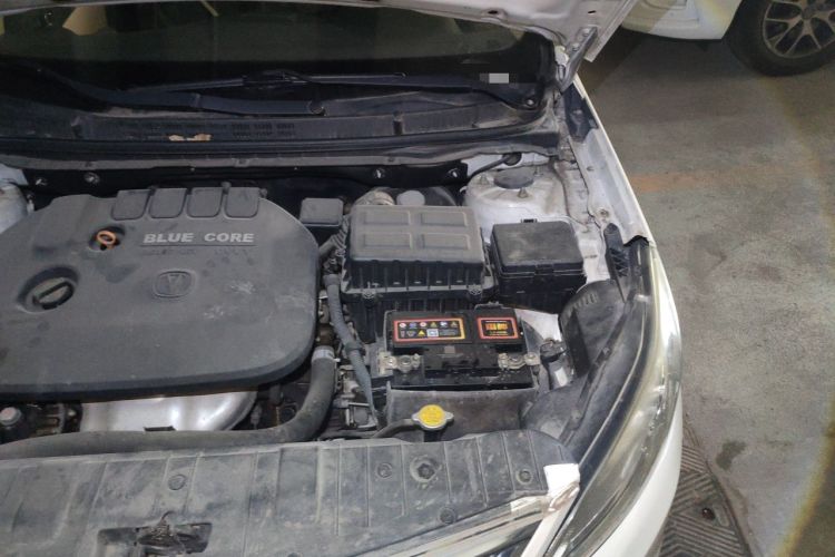 Used CHANGAN Eado 2015 1.6L Manual Luxury Model China IV Standard Engine Bay Left