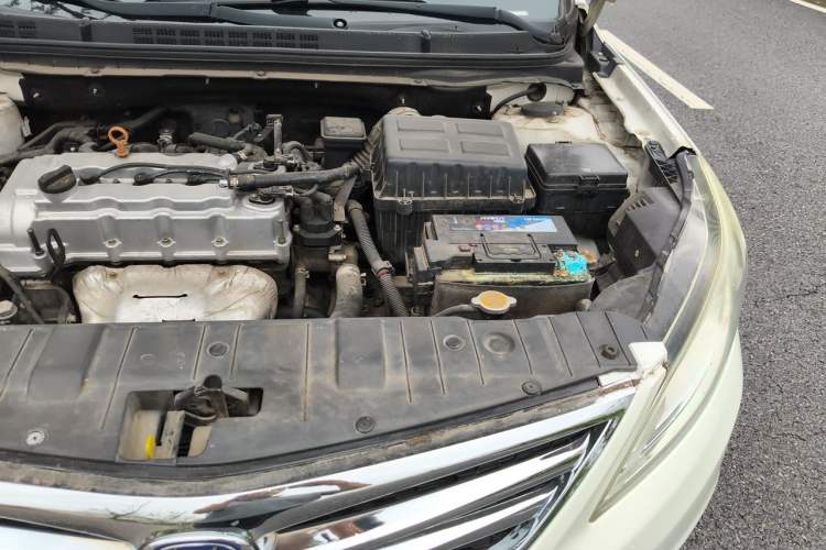 Used CHANGAN Eado 2015 1.6L Automatic Luxury Model Engine Bay Left