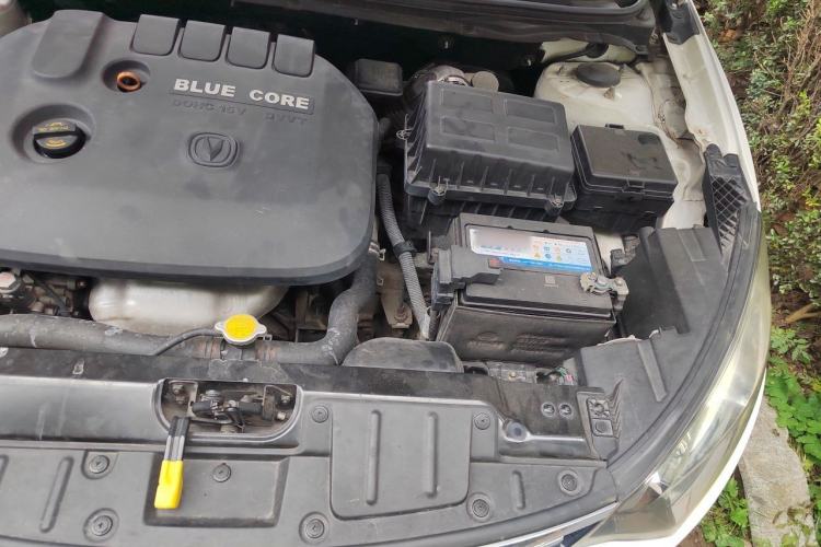 Used CHANGAN Eado 2015 1.6L Automatic Junku Model China IV Standard Engine Bay Left