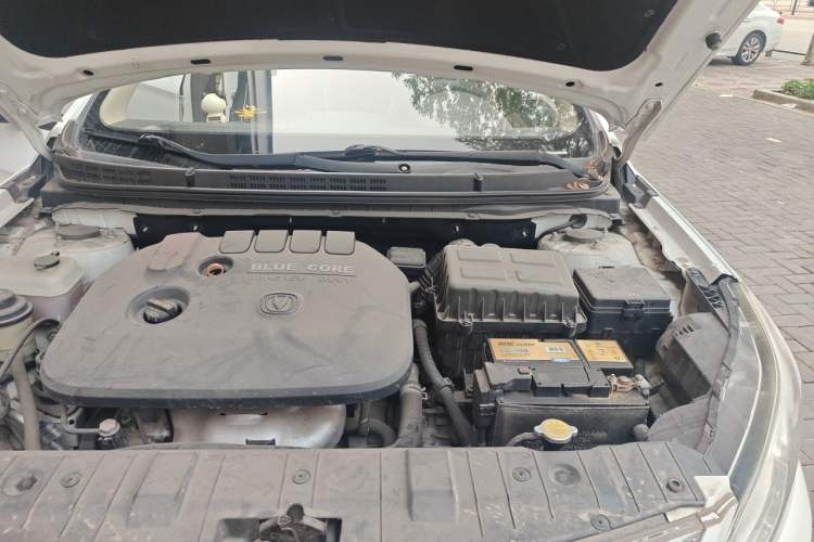 Used CHANGAN Eado 2015 1.6L Manual Luxury Model China IV Standard Engine Bay Left