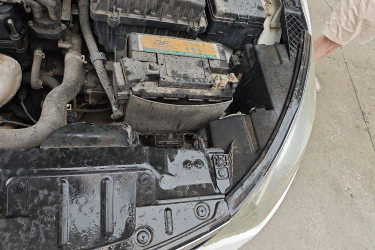 Used CHANGAN Eado 2015 1.6L Manual Junku Model China IV Standard Engine Bay Left