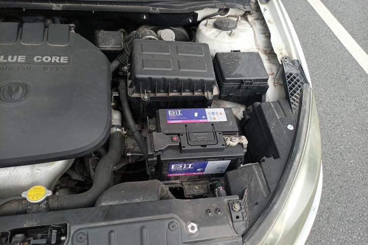 Used CHANGAN Eado 2015 1.6L Manual Junku Model China IV Standard Engine Bay Left
