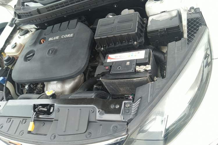 Used CHANGAN Eado 2015 1.6L Automatic Junku Model China IV Standard Engine Bay Left