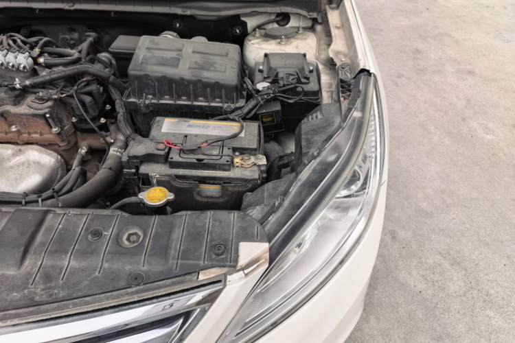 Used CHANGAN Eado 2015 1.6L Automatic Luxury Model Engine Bay Left