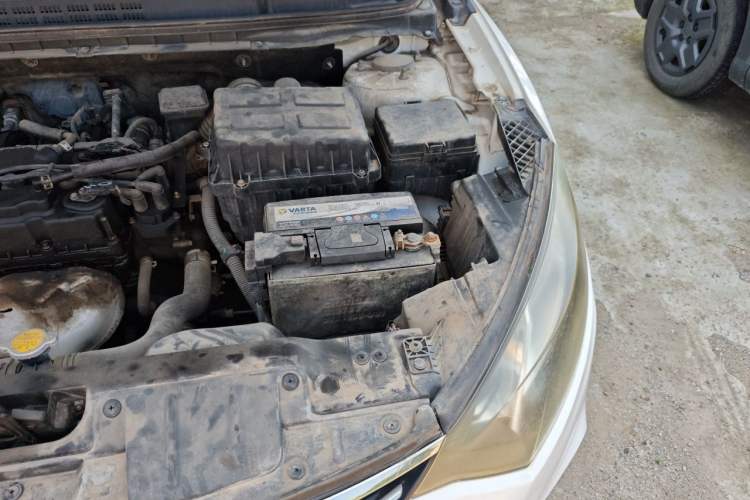 Used CHANGAN Eado 2015 1.6L Manual Junku Model China IV Standard Engine Bay Left