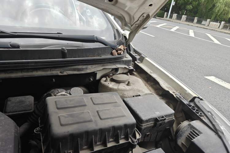 Used CHANGAN Eado 2015 1.6L Manual Luxury Model China IV Standard Engine Bay Left