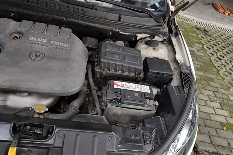 Used CHANGAN Eado 2015 1.6L Automatic ZhiKu Model China IV Standard Engine Bay Left