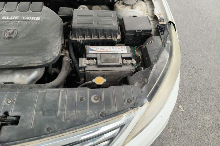 Used CHANGAN Eado 2015 1.6L Manual Luxury Model China IV Standard Engine Bay Left