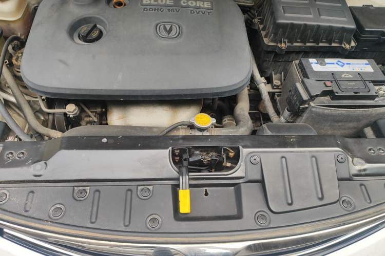 Used CHANGAN Eado 2015 1.6L Manual Junku Model China IV Standard Engine Bay